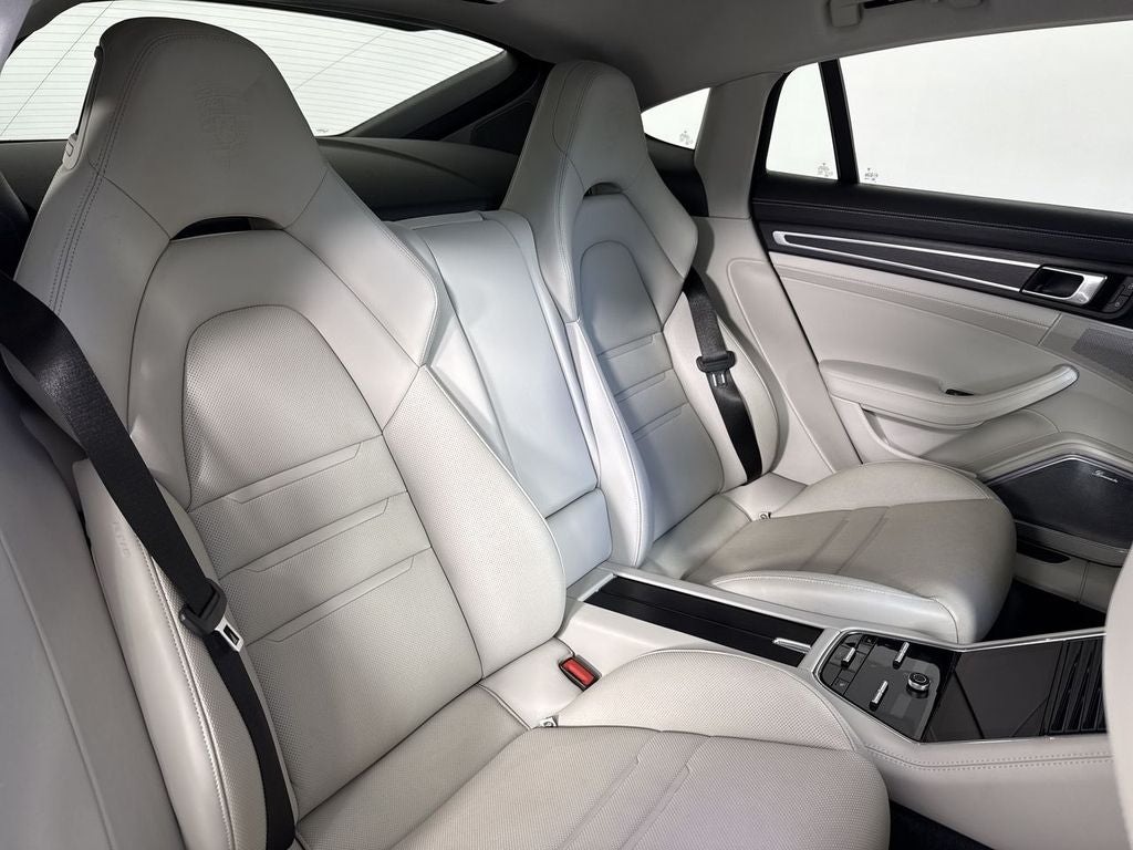 2023 Porsche Panamera 4 Platinum Edition