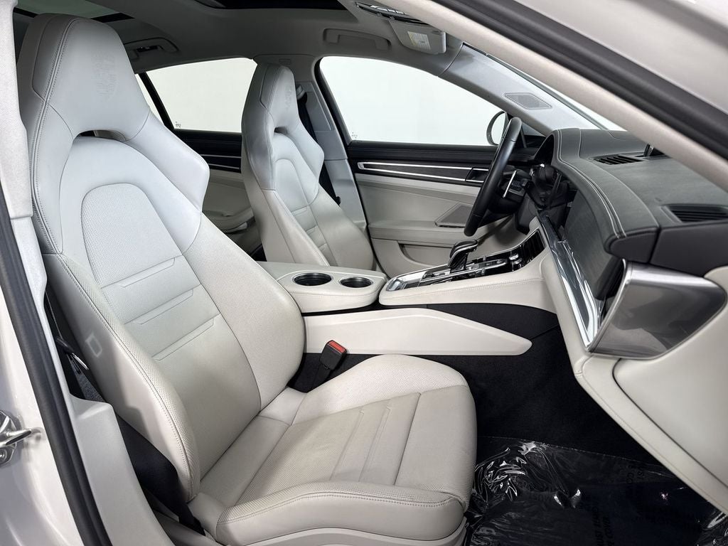2023 Porsche Panamera 4 Platinum Edition