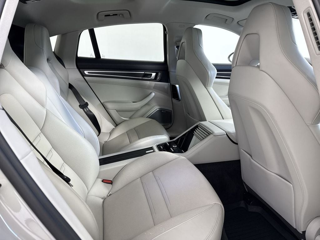 2023 Porsche Panamera 4 Platinum Edition