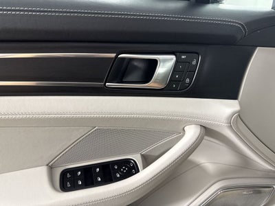 2023 Porsche Panamera 4 Platinum Edition