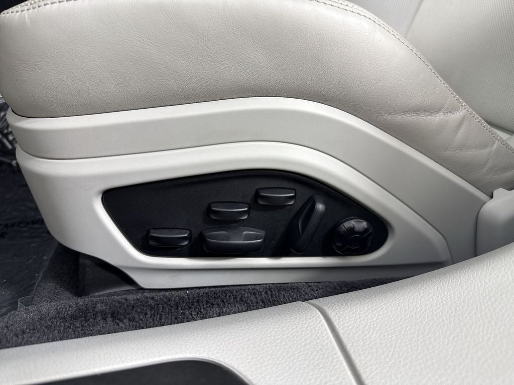 2023 Porsche Panamera 4 Platinum Edition