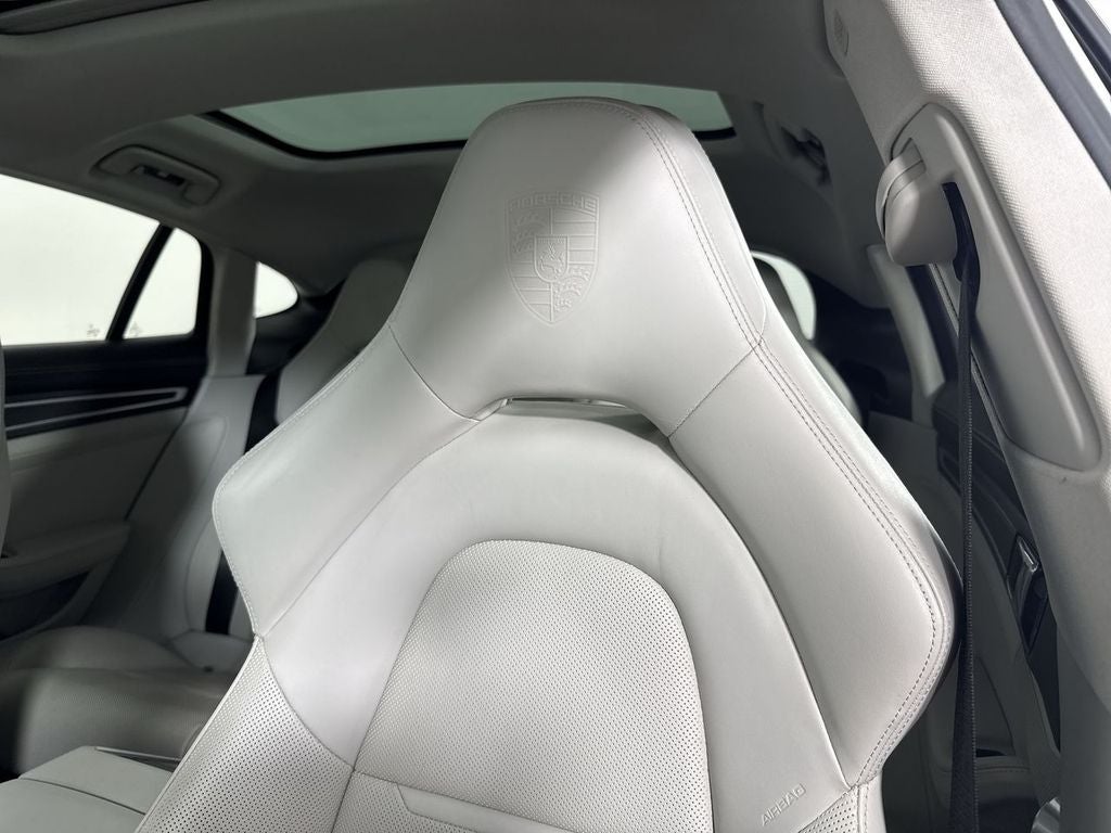 2023 Porsche Panamera 4 Platinum Edition