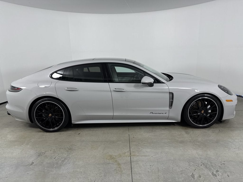 2023 Porsche Panamera 4 Platinum Edition