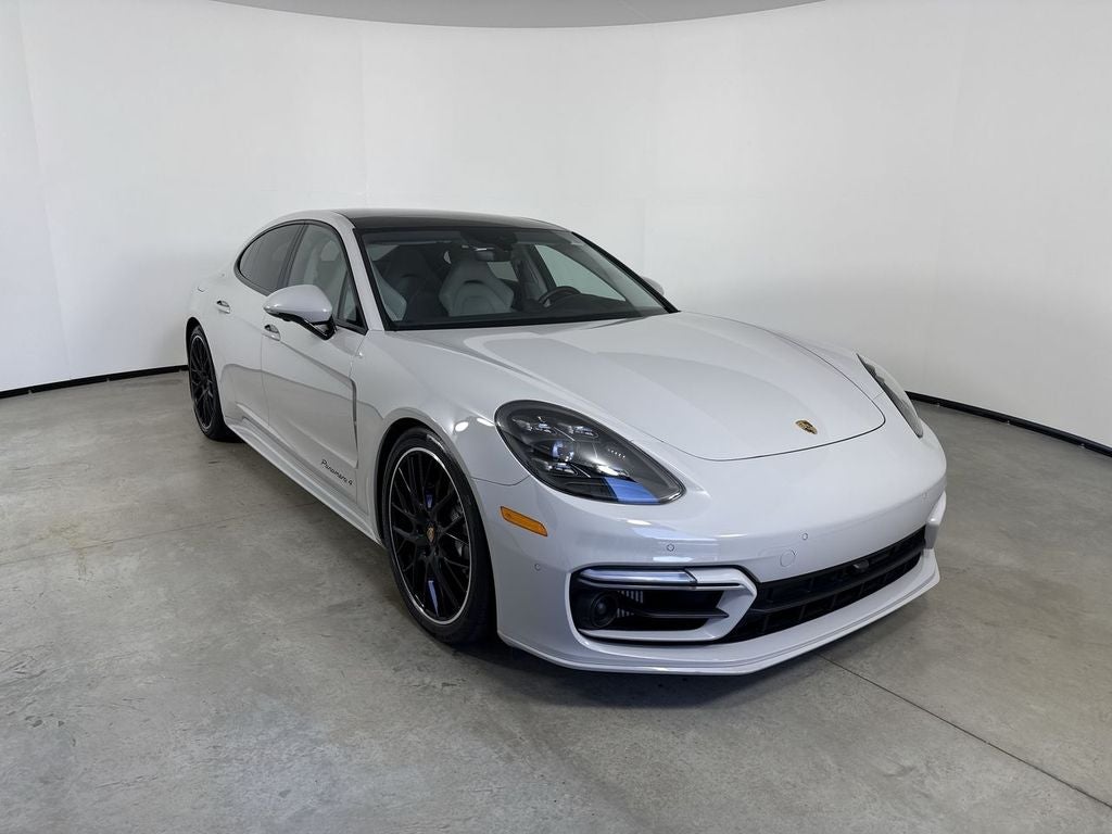 2023 Porsche Panamera 4 Platinum Edition