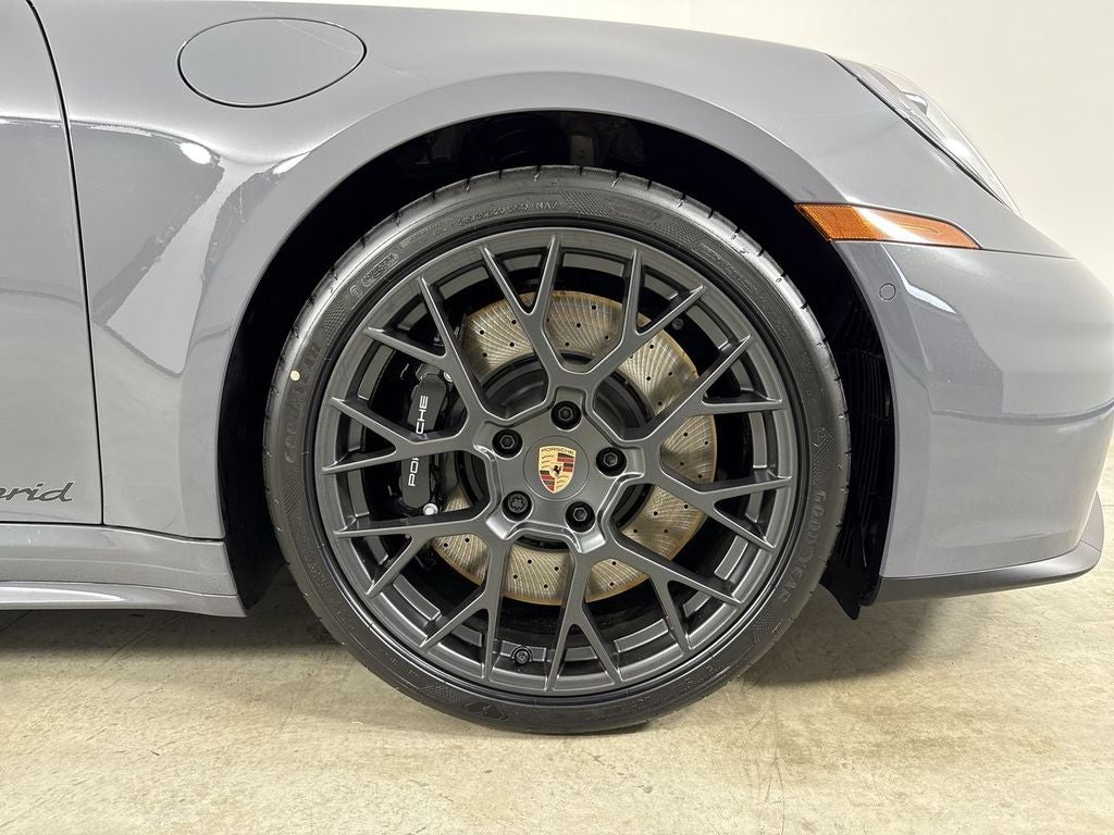 2026 Porsche 911 4 GTS