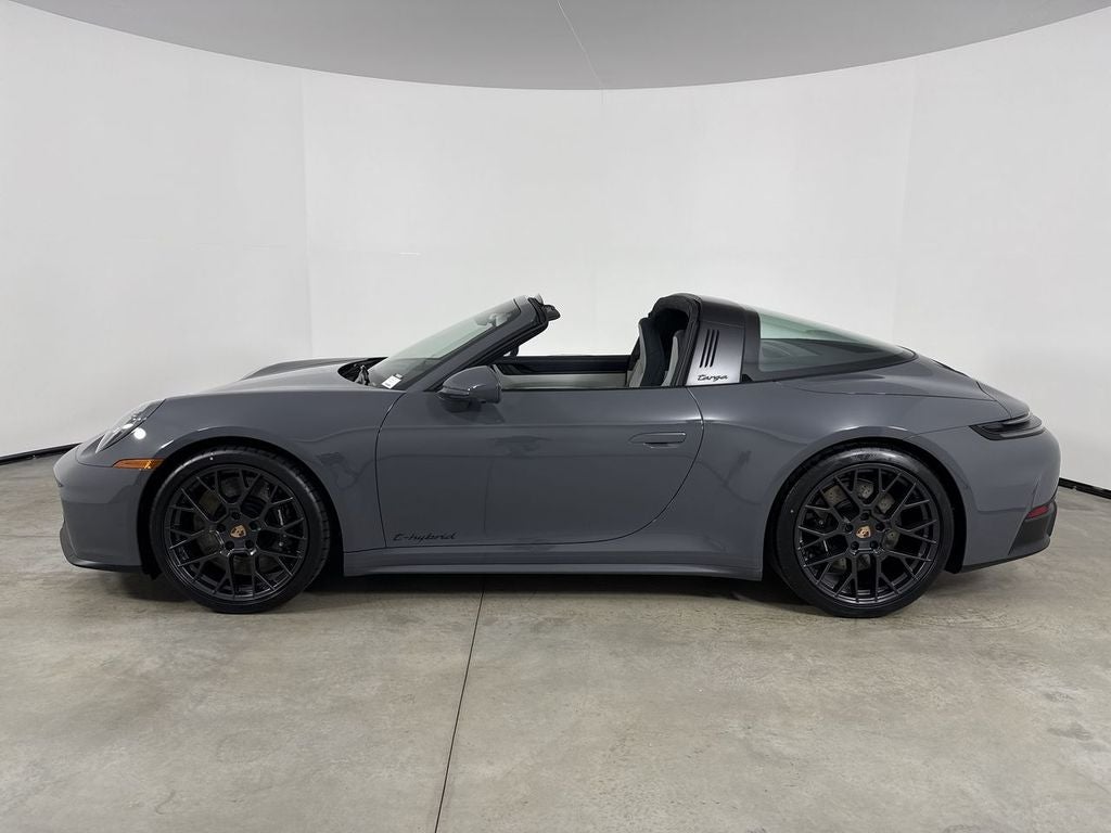 2026 Porsche 911 4 GTS