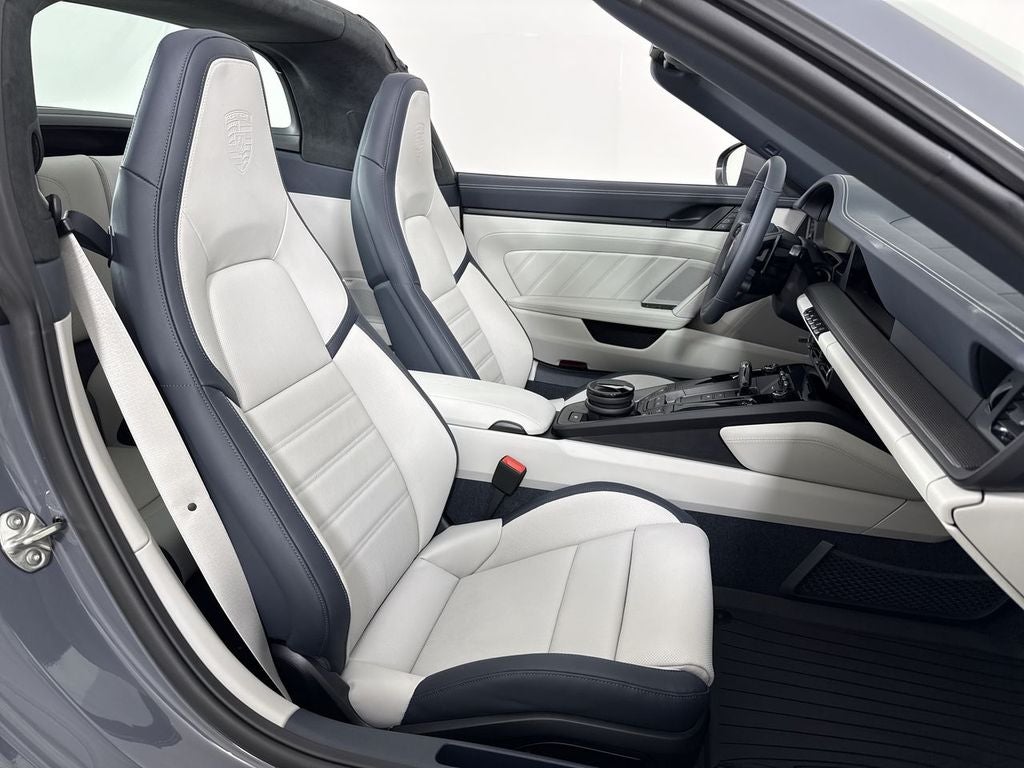 2026 Porsche 911 4 GTS