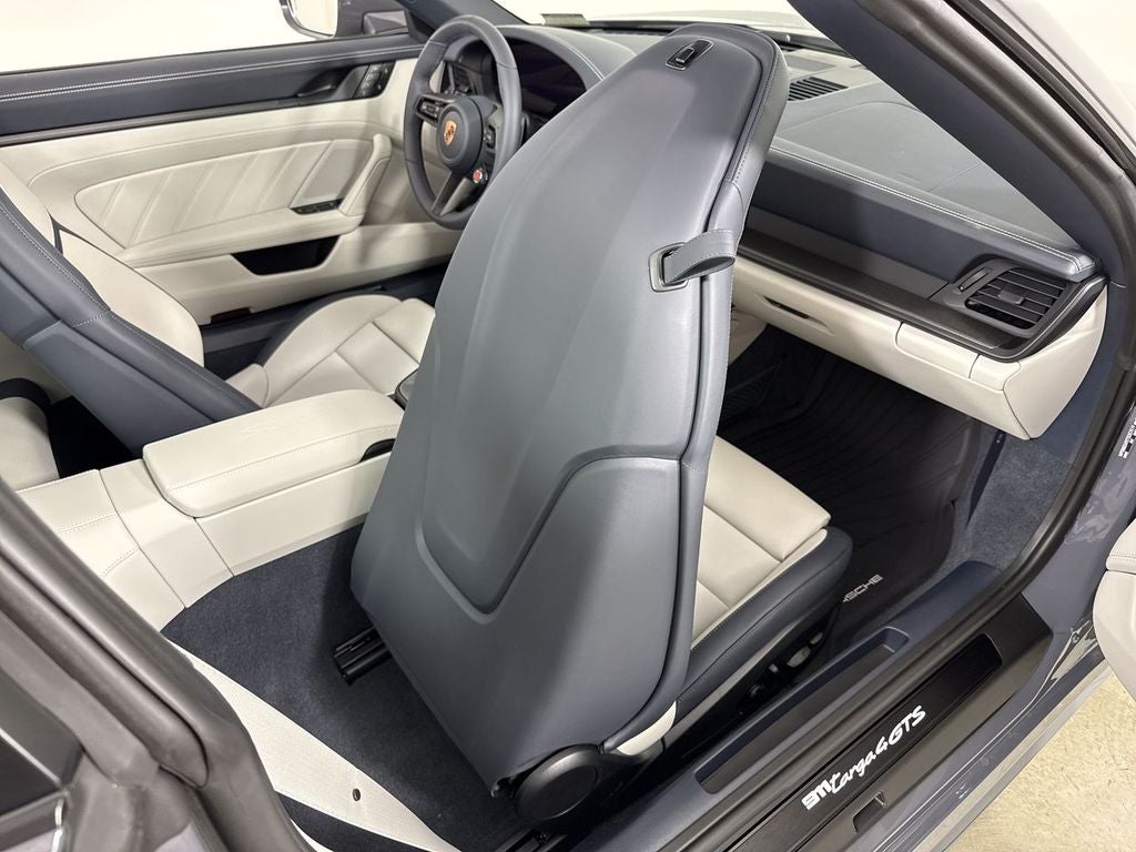 2026 Porsche 911 4 GTS