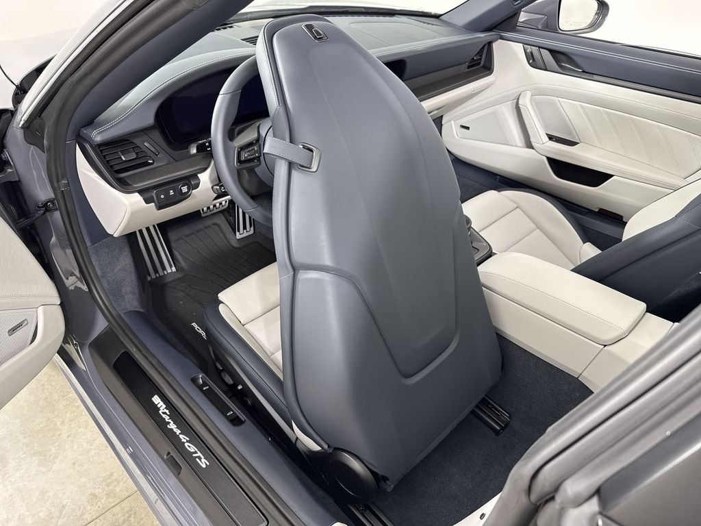 2026 Porsche 911 4 GTS