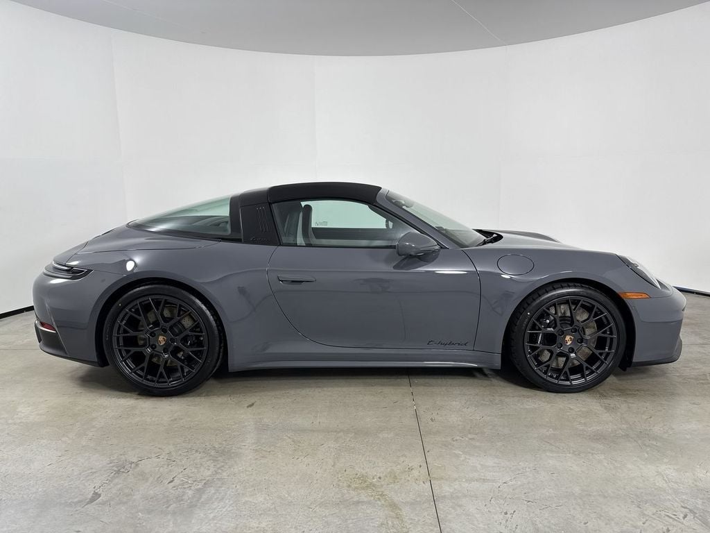 2026 Porsche 911 4 GTS