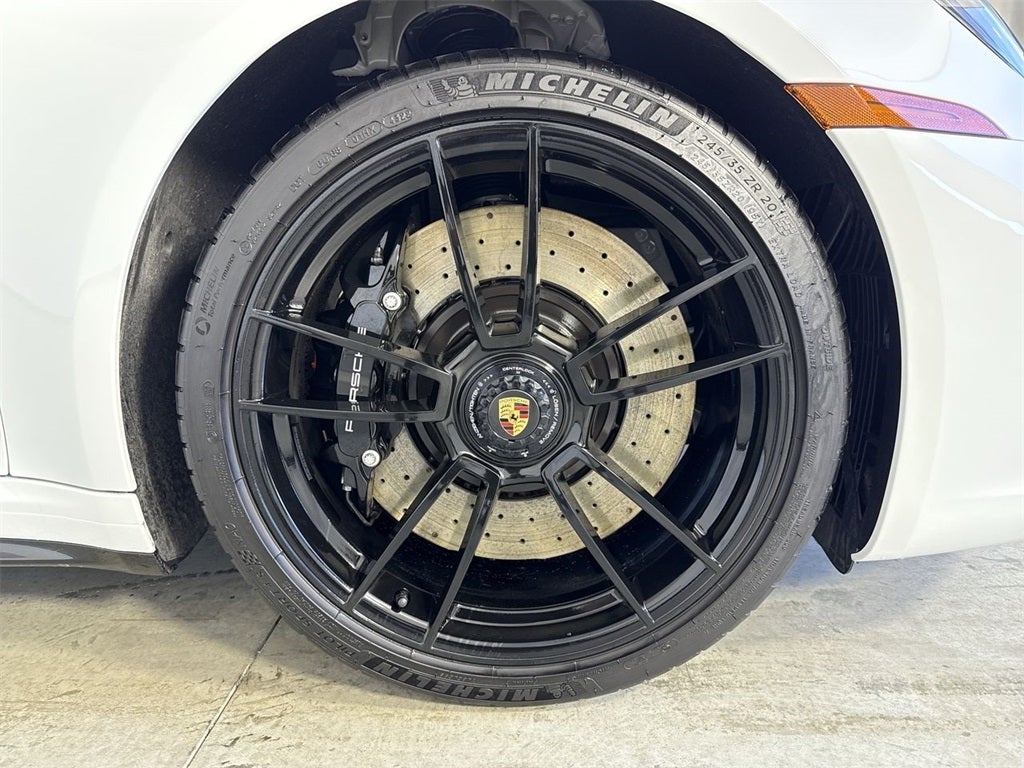 2023 Porsche 911 4 GTS