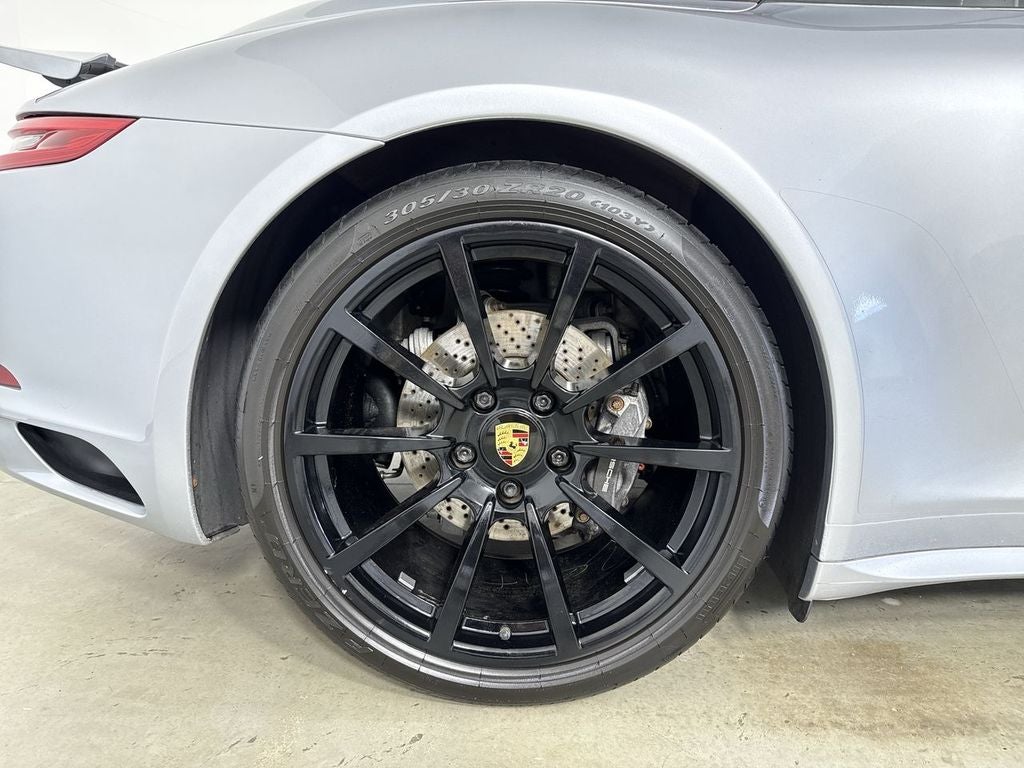 2017 Porsche 911 Carrera 4