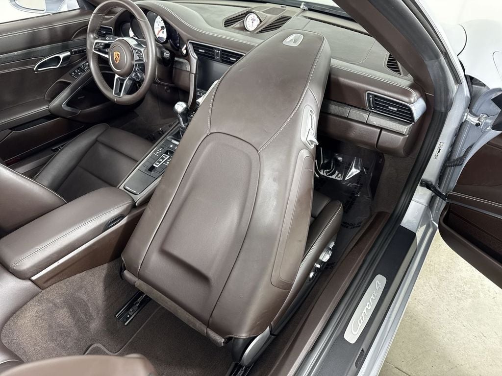 2017 Porsche 911 Carrera 4
