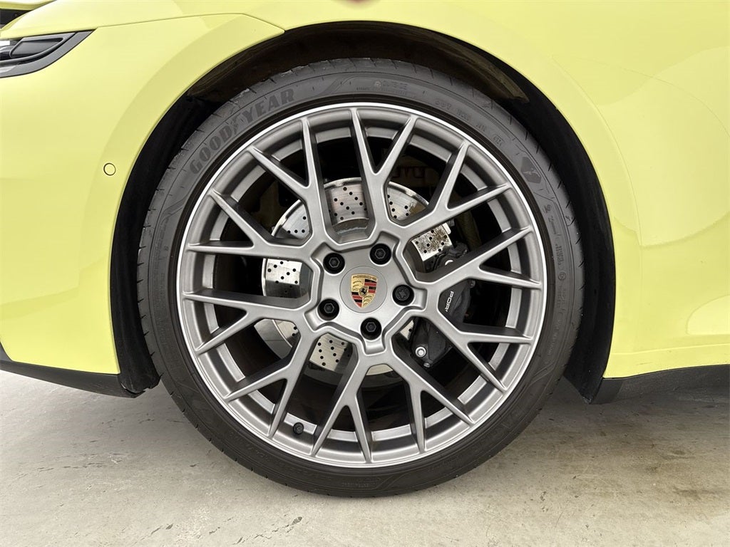 2025 Porsche 911 Carrera