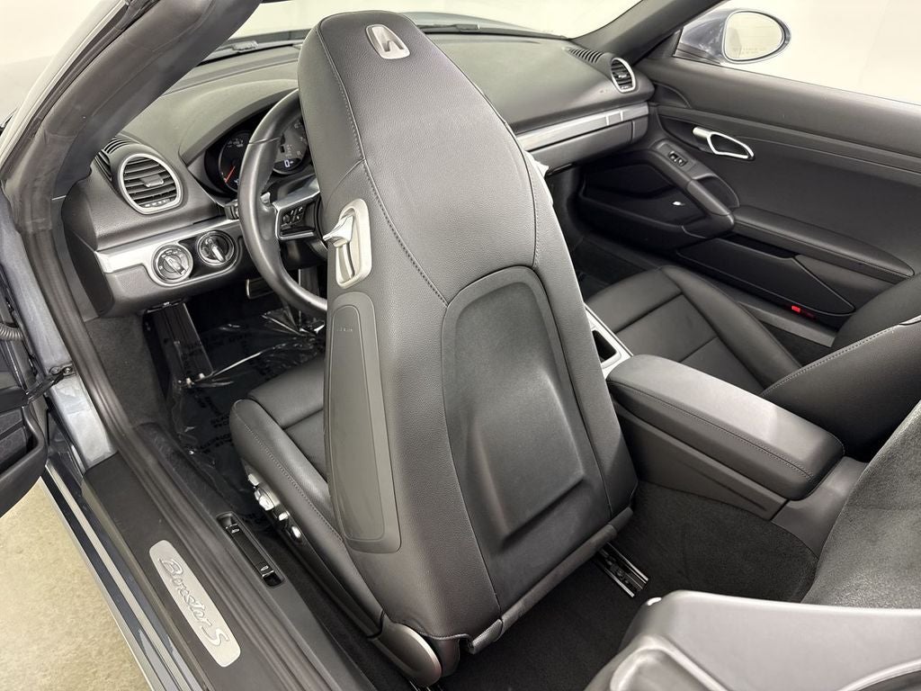 2025 Porsche 718 Boxster S