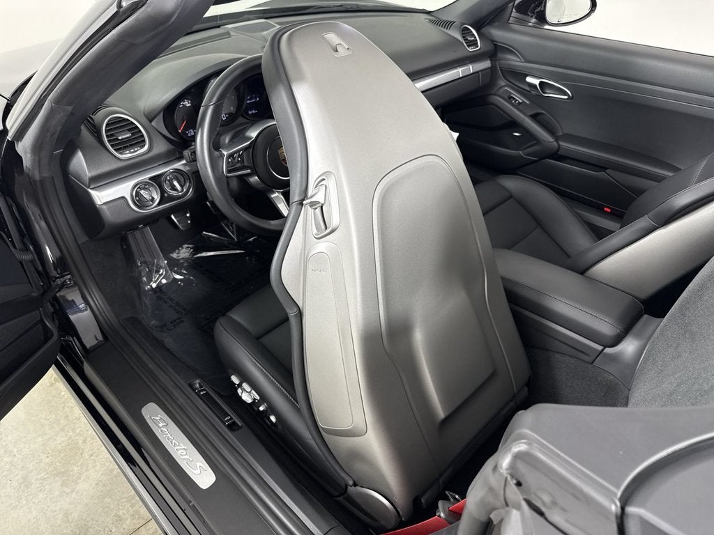 2025 Porsche 718 Boxster S