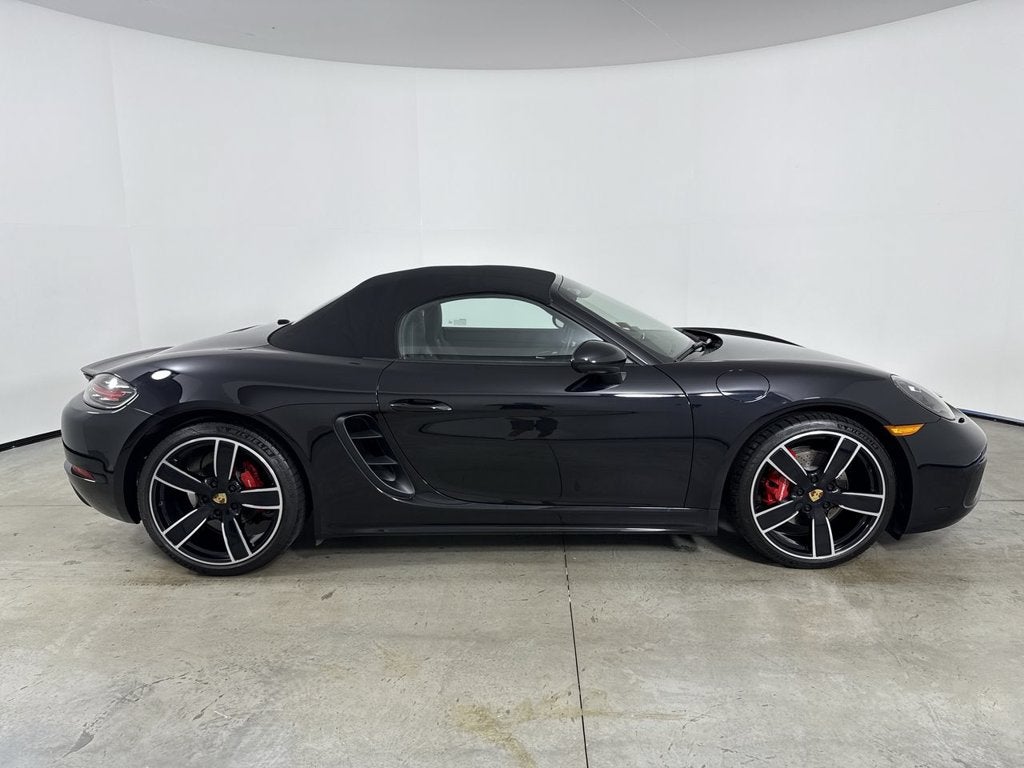 2025 Porsche 718 Boxster S