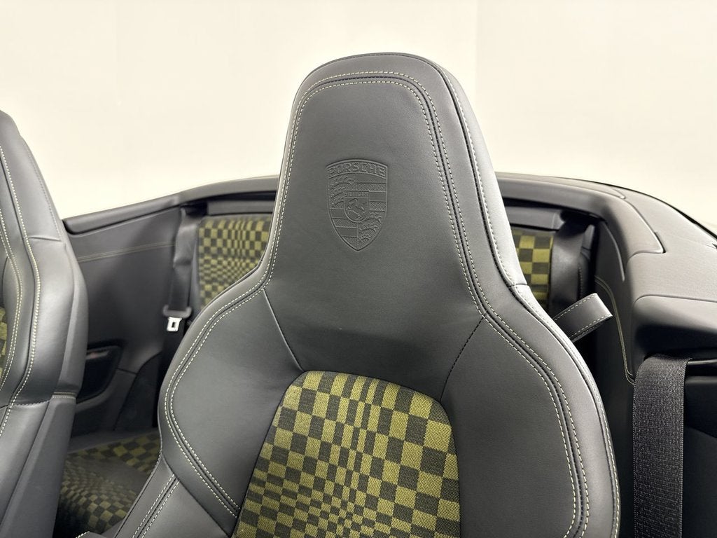 2026 Porsche 911 Carrera 4 GTS