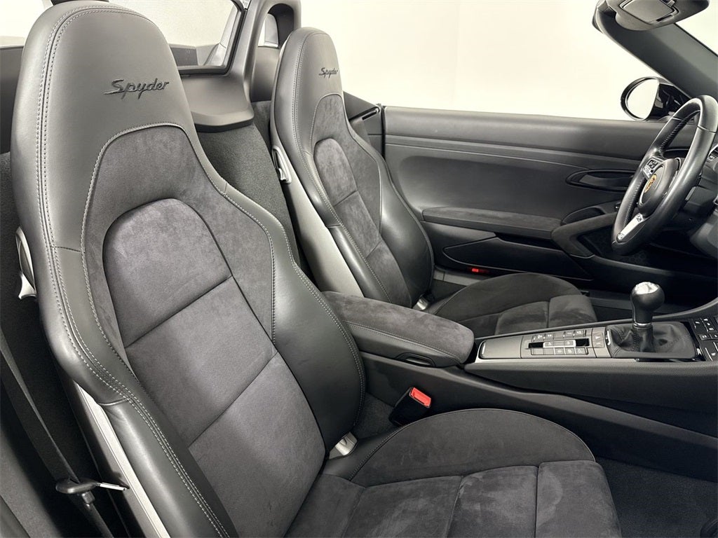 2021 Porsche 718 Spyder Roadster