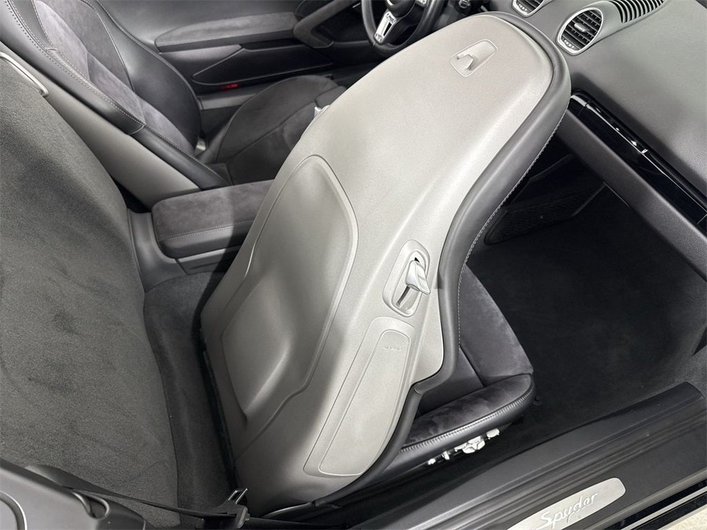 2021 Porsche 718 Spyder Roadster