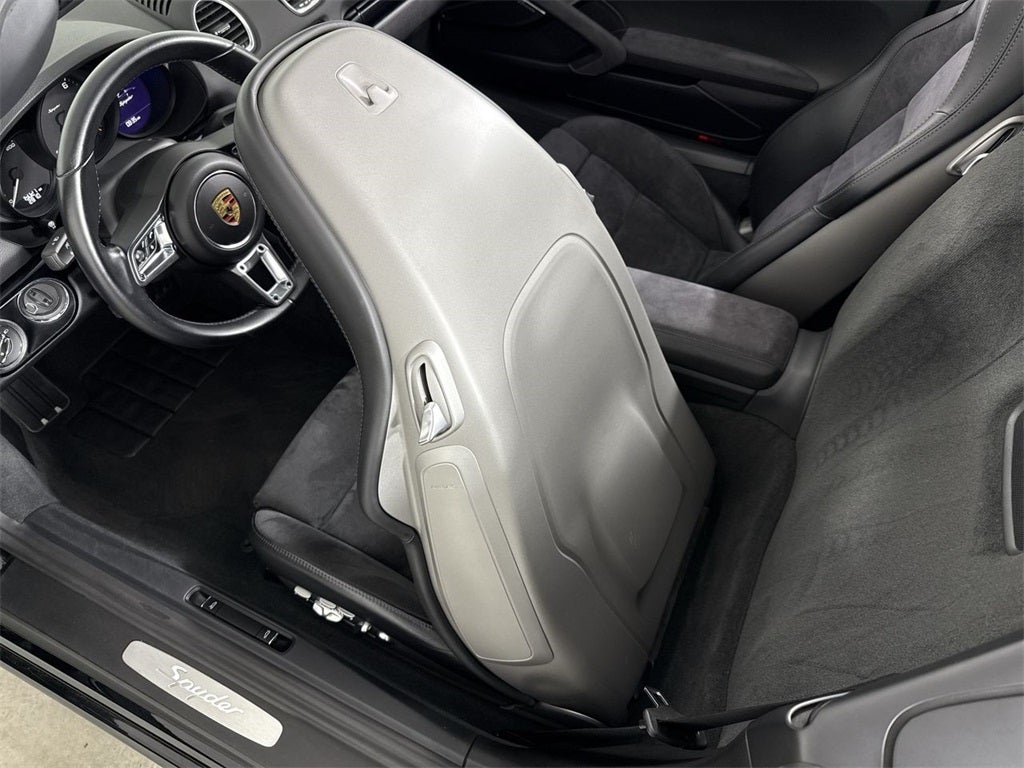 2021 Porsche 718 Spyder Roadster