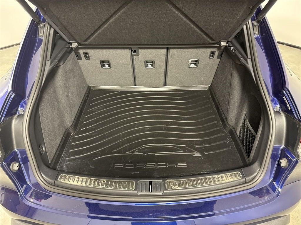 2023 Porsche Macan AWD