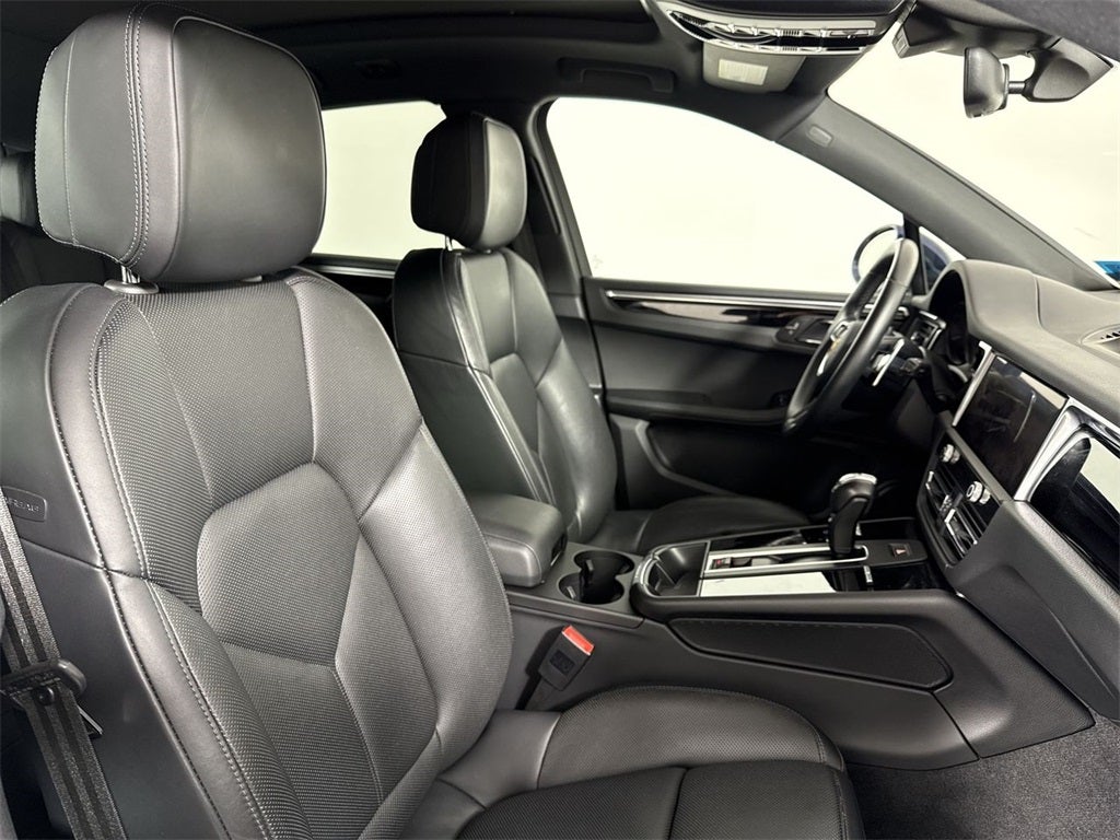 2023 Porsche Macan AWD