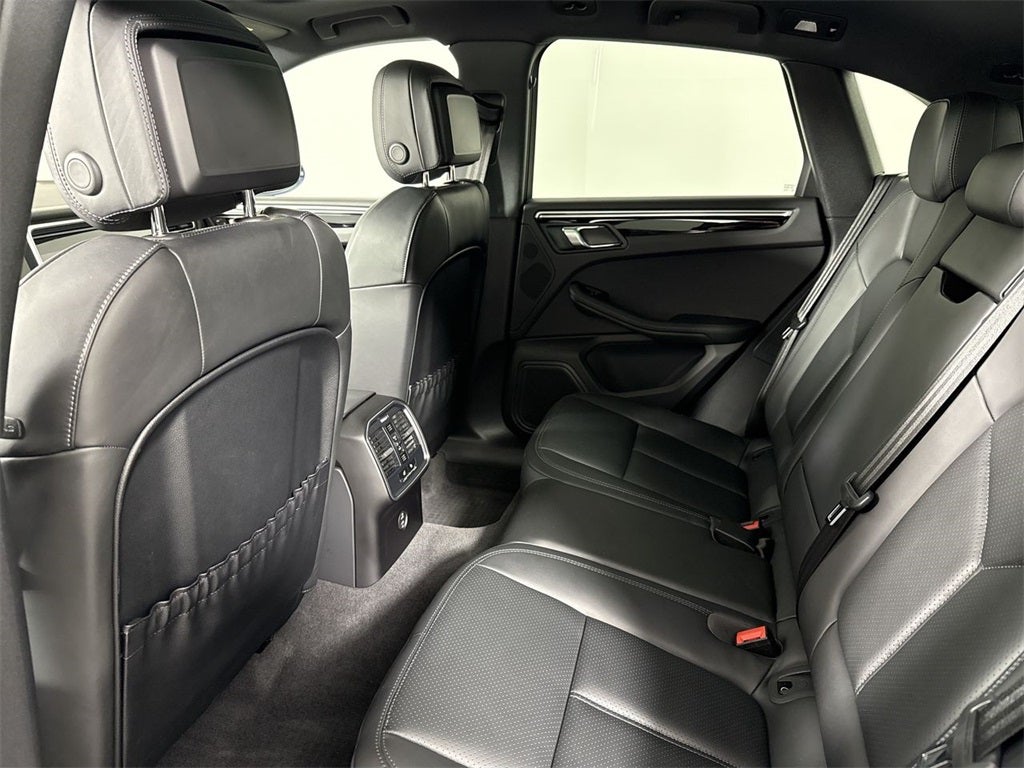 2023 Porsche Macan AWD