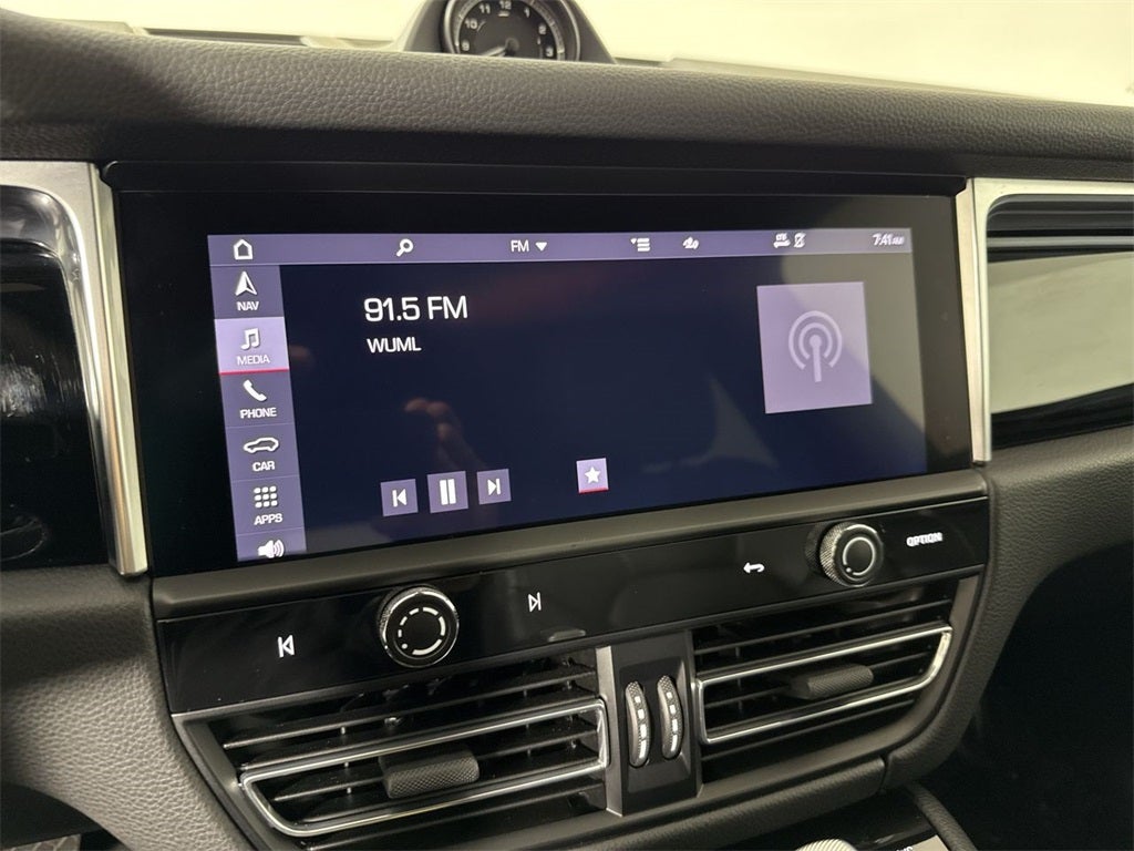 2023 Porsche Macan AWD