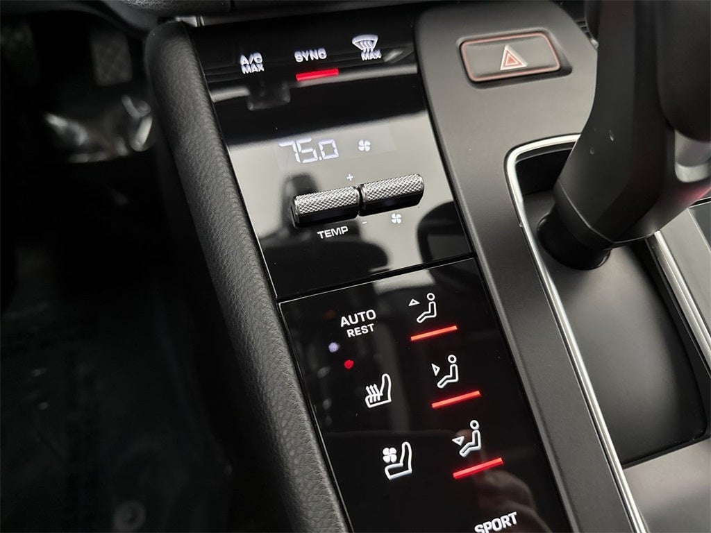 2023 Porsche Macan AWD