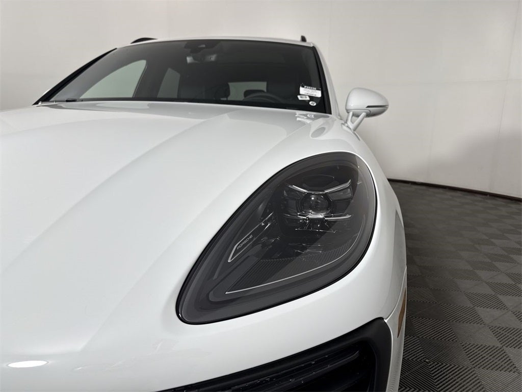 2025 Porsche Macan AWD