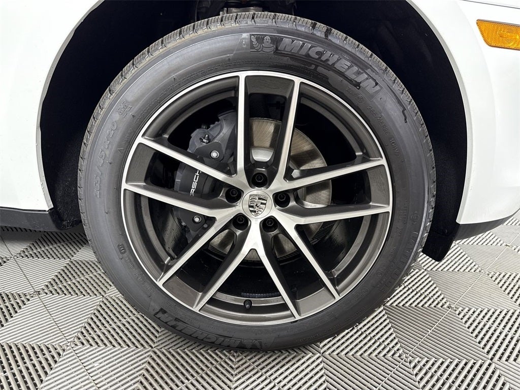 2025 Porsche Macan AWD