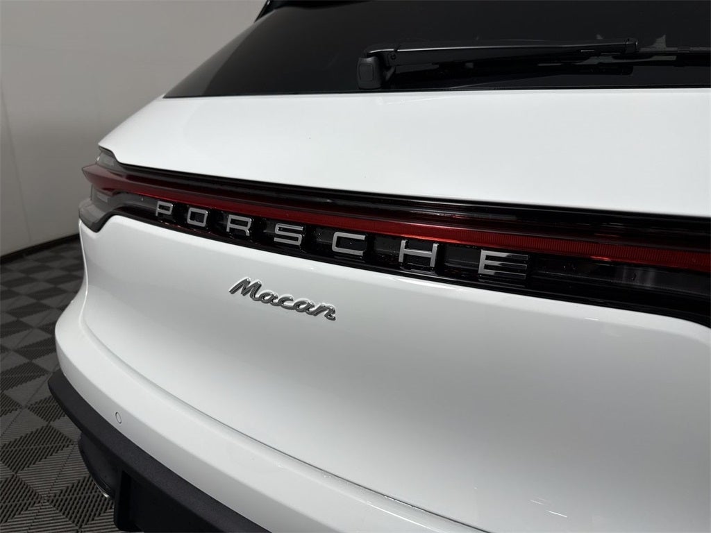 2025 Porsche Macan AWD