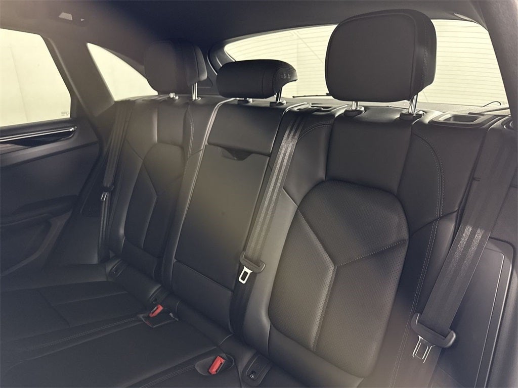 2025 Porsche Macan AWD