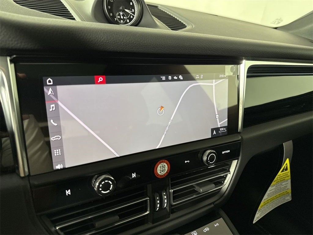 2025 Porsche Macan AWD