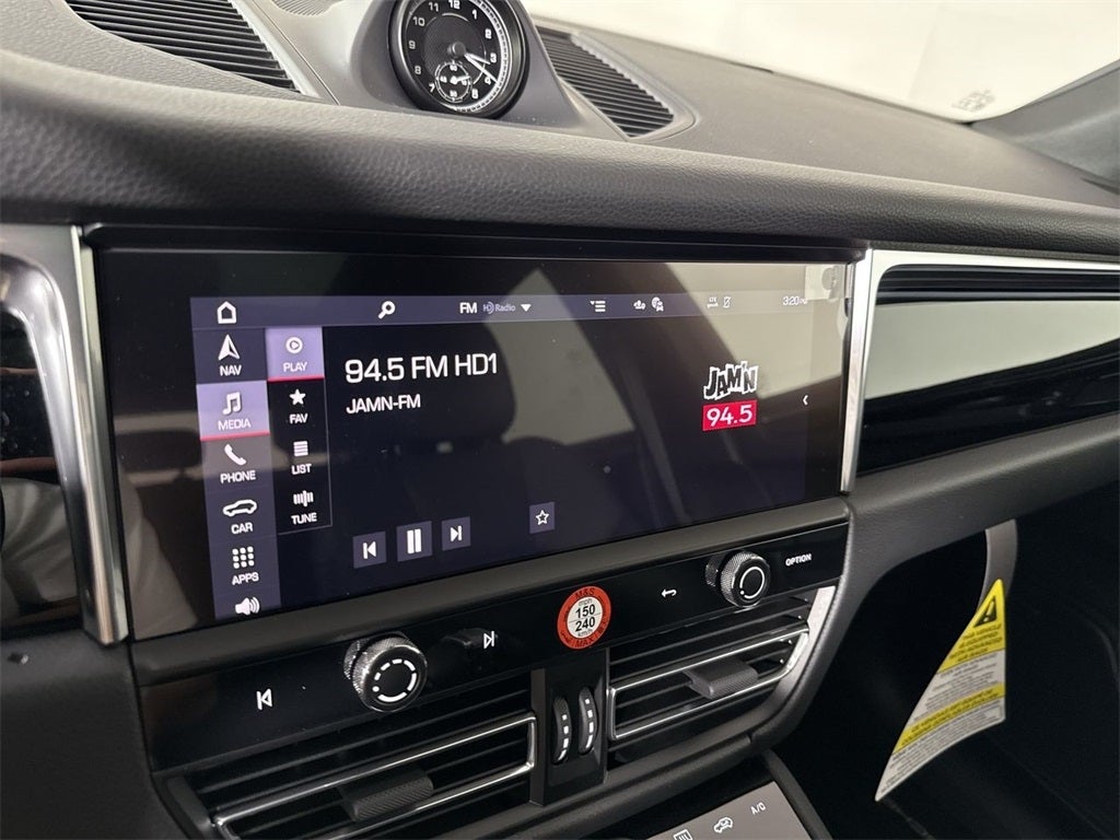 2025 Porsche Macan AWD