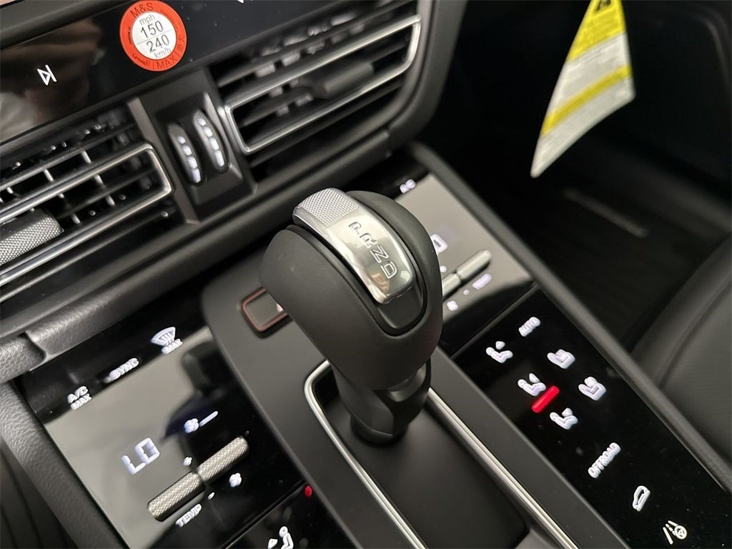 2025 Porsche Macan AWD