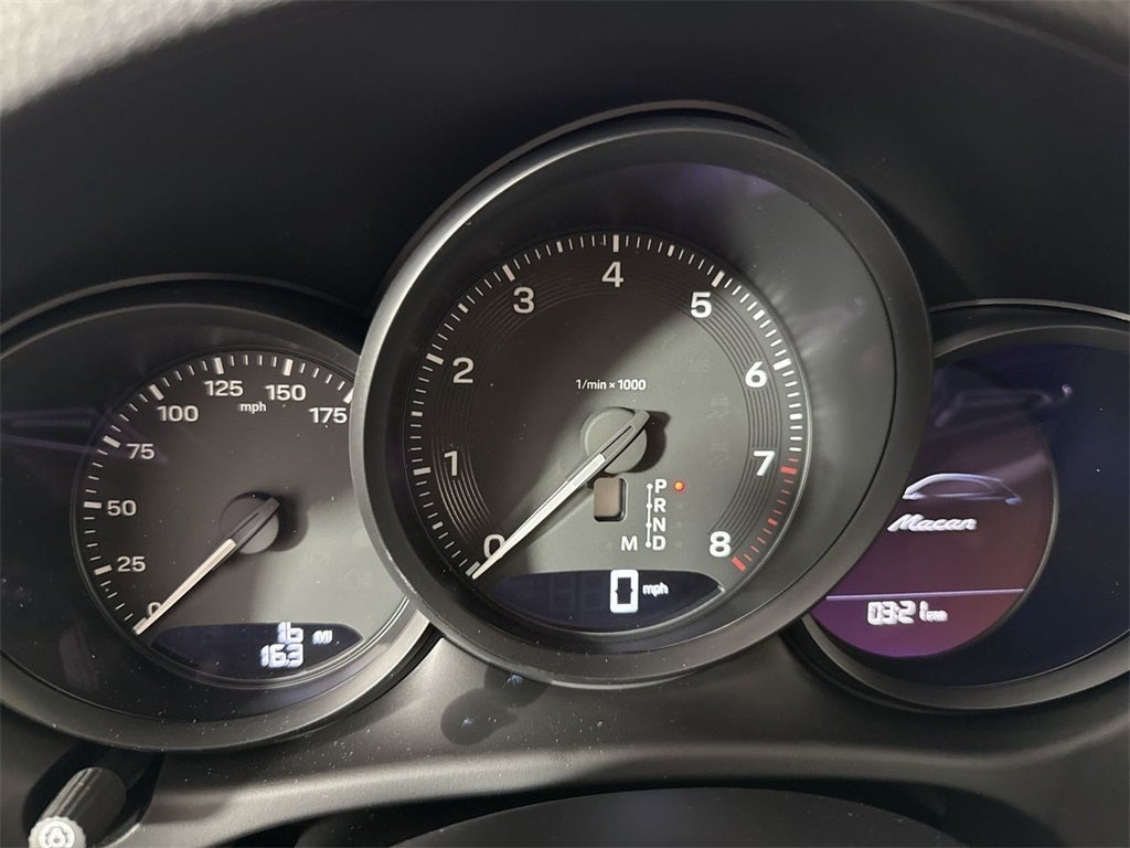 2025 Porsche Macan AWD