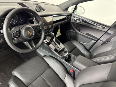 2025 Porsche Macan AWD