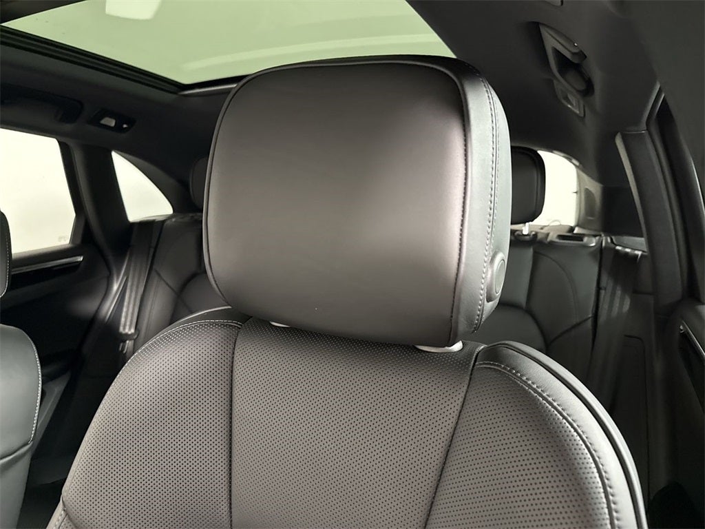 2025 Porsche Macan AWD