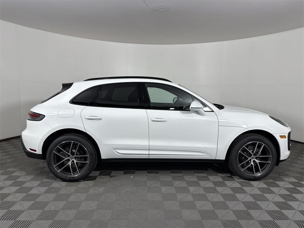 2025 Porsche Macan AWD
