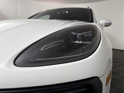 2025 Porsche Macan AWD