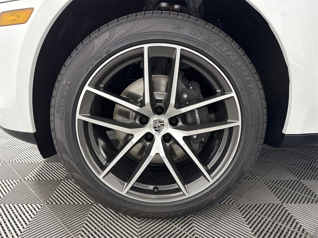 2025 Porsche Macan AWD