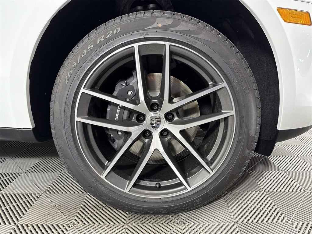 2025 Porsche Macan AWD