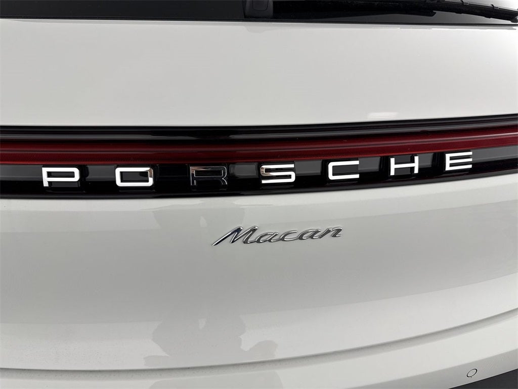 2025 Porsche Macan AWD