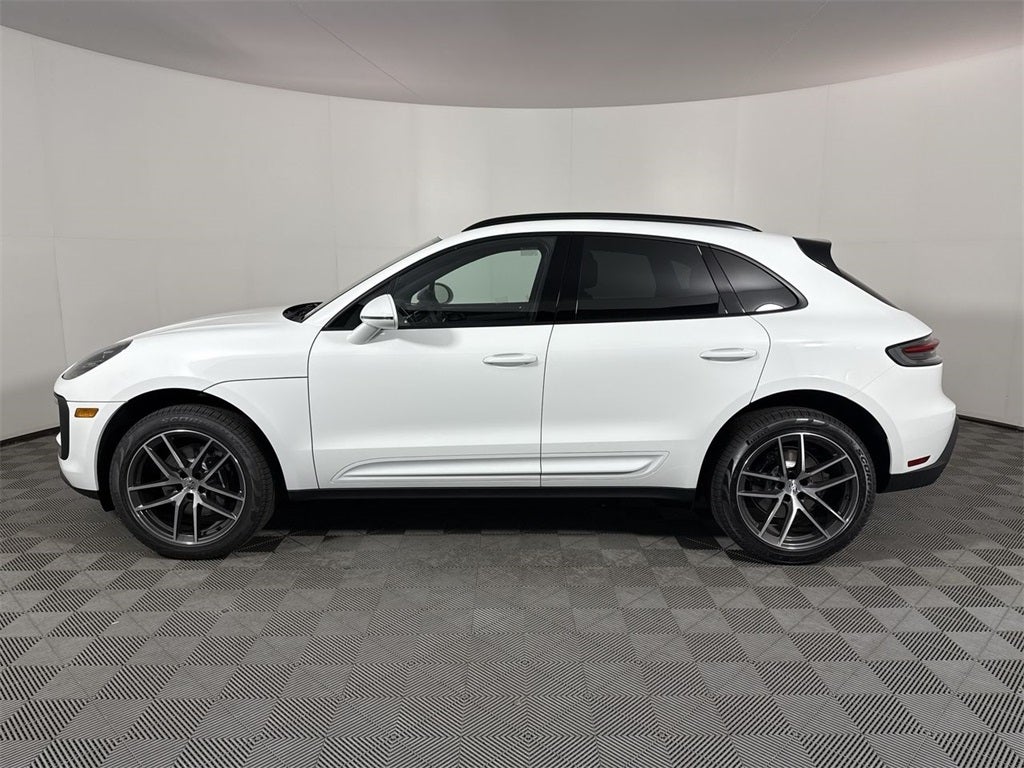 2025 Porsche Macan AWD