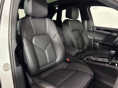 2025 Porsche Macan AWD