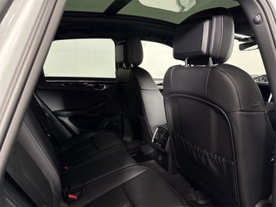 2025 Porsche Macan AWD