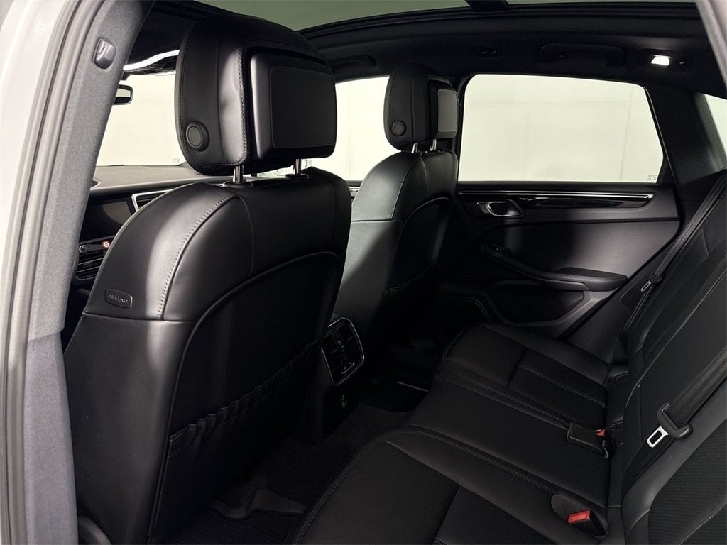 2025 Porsche Macan AWD