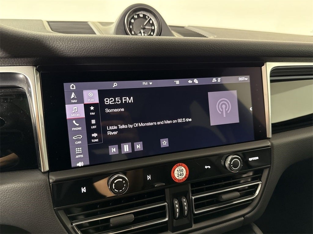 2025 Porsche Macan AWD